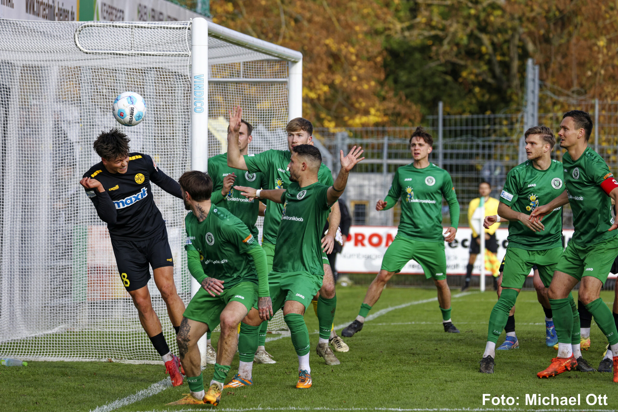 spvgg-bayreuth-kopfball-scheder