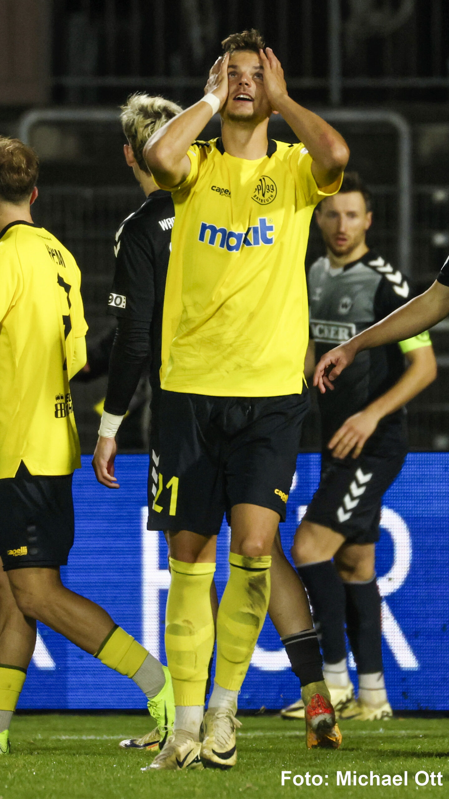 Tobias Weber sucht Trost von oben
