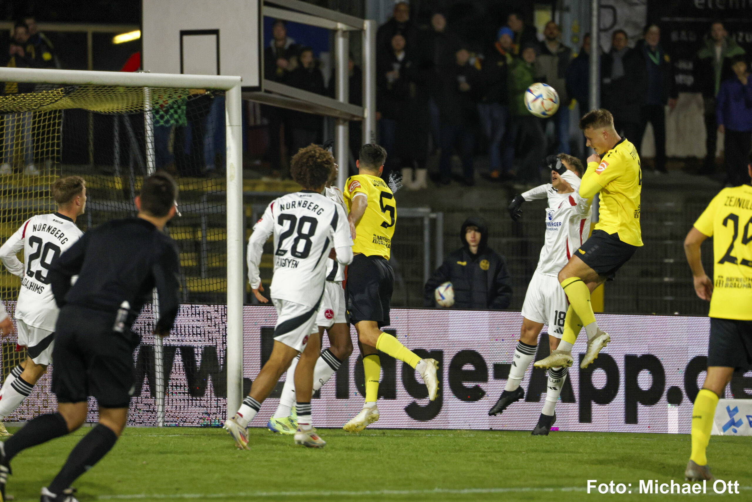 spvgg-bayreuth-1.fc-nuernberg-ii-luftduell