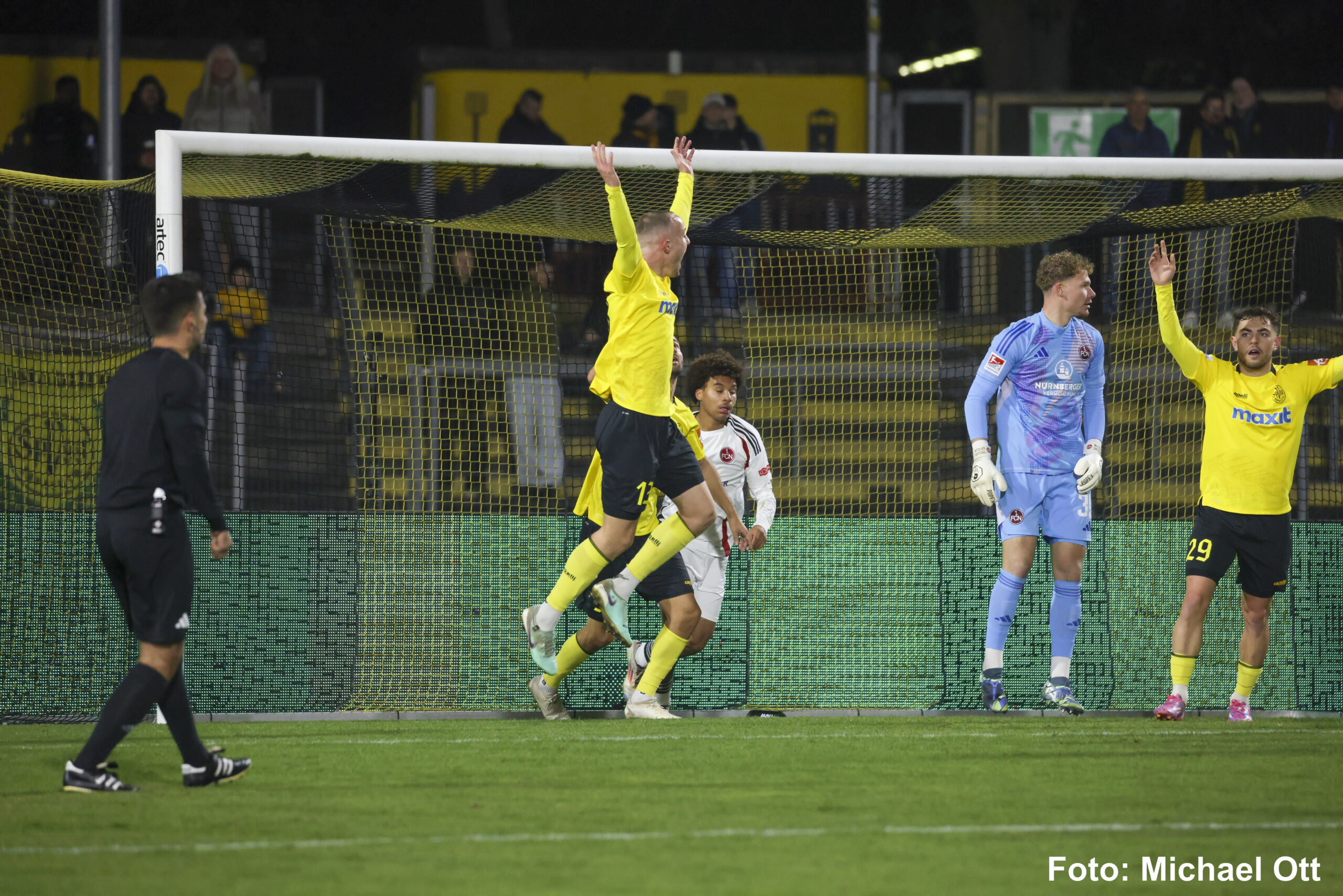 spvgg-bayreuth-1.fc-nuernberg-ii-bayreuther-protest