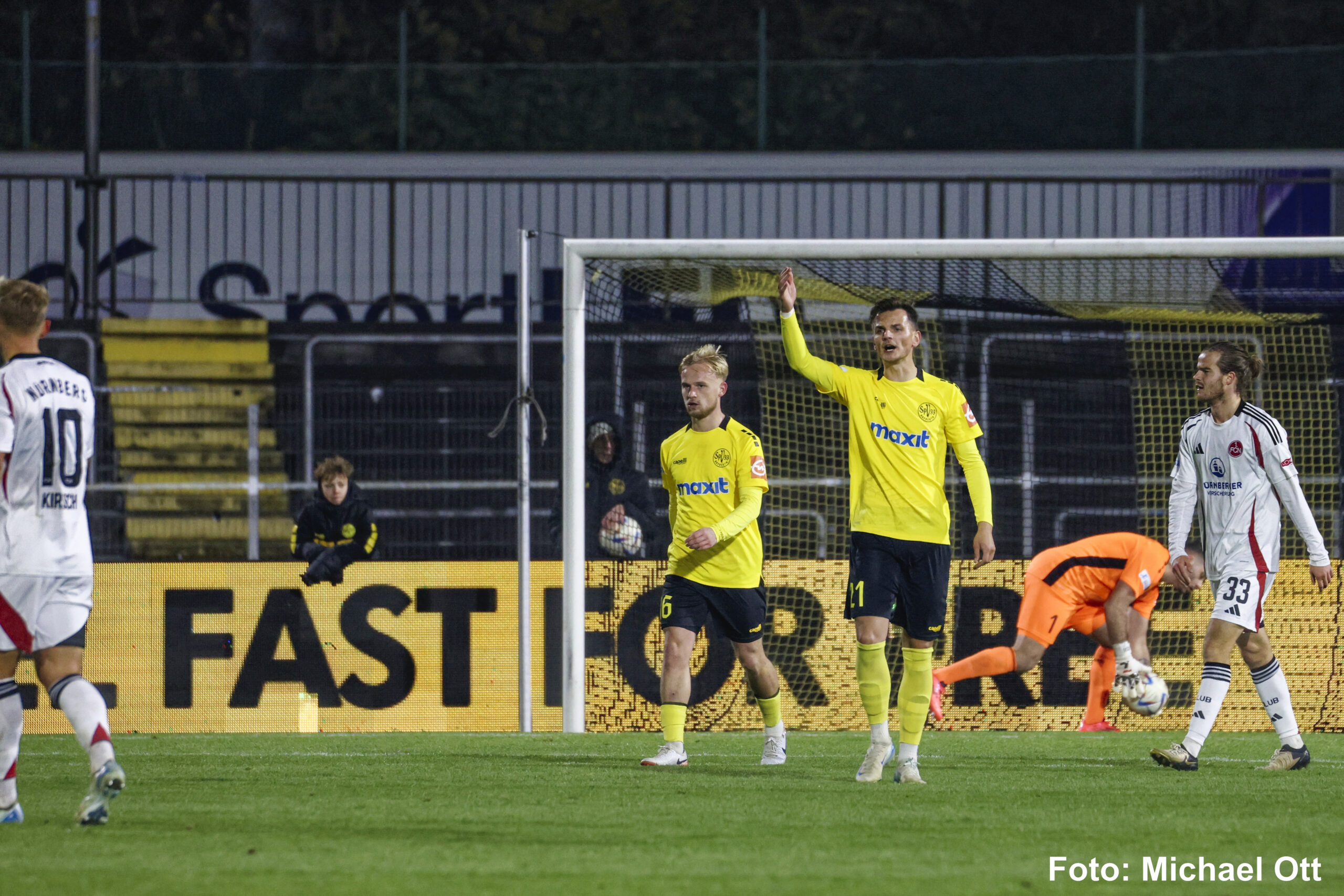 spvgg-bayreuth-1.fc-nuernberg-ii-tobias-weber