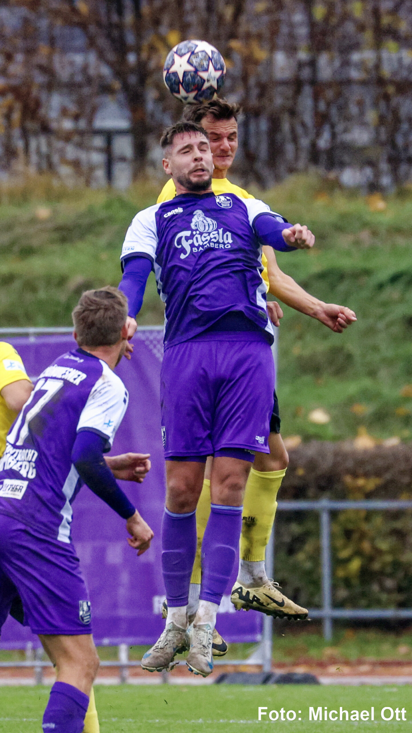 spvgg-bayreuth-bamberg-kopfballduell-tobias-weber