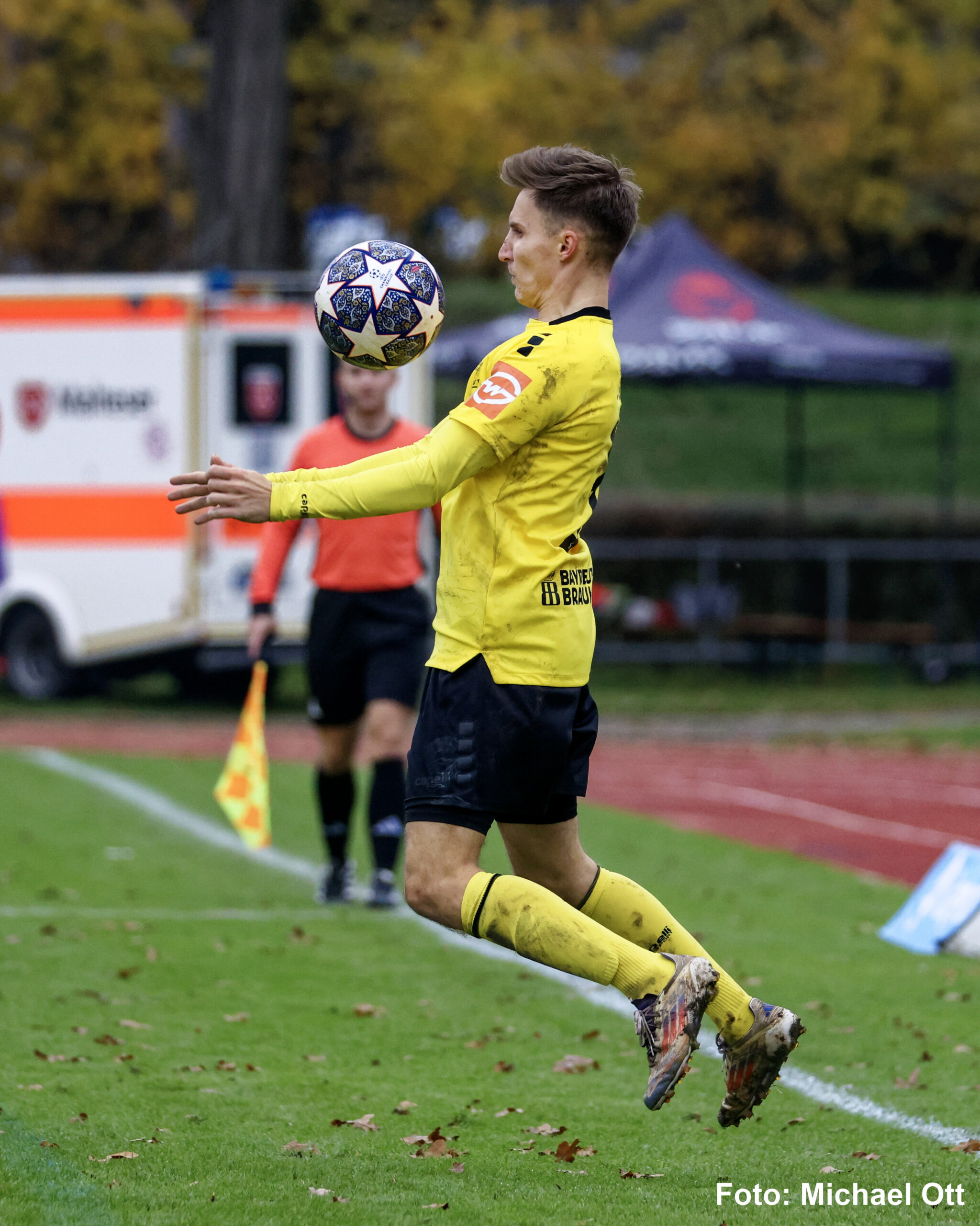 spvgg-bayreuth-bamberg-ballannahme-dennis-lippert