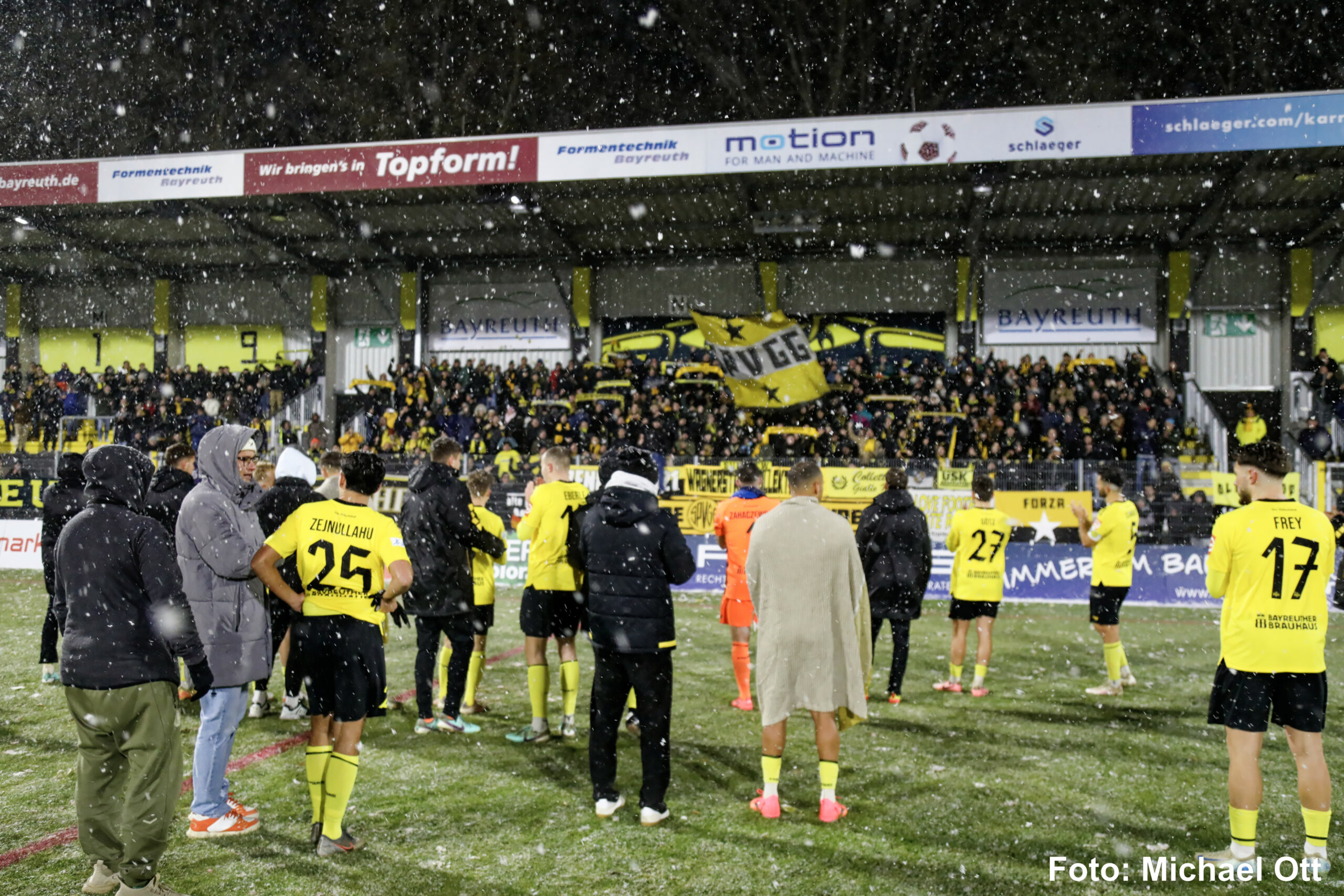 spvgg-bayreuth-bayern-muenchen-ii-dank-an-die-fans