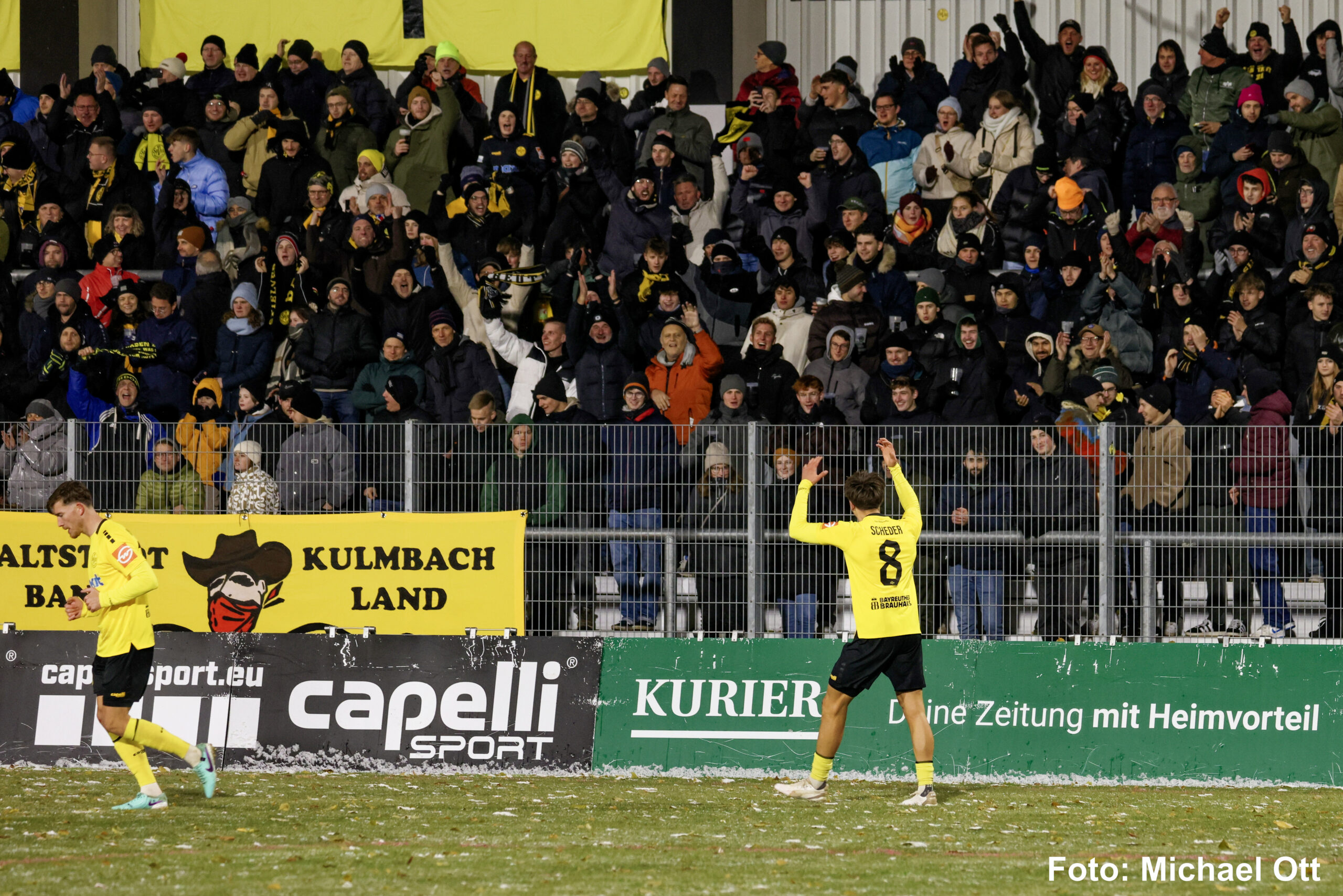 spvgg-bayreuth-bayern-muenchen-ii-jubel-gegengerade