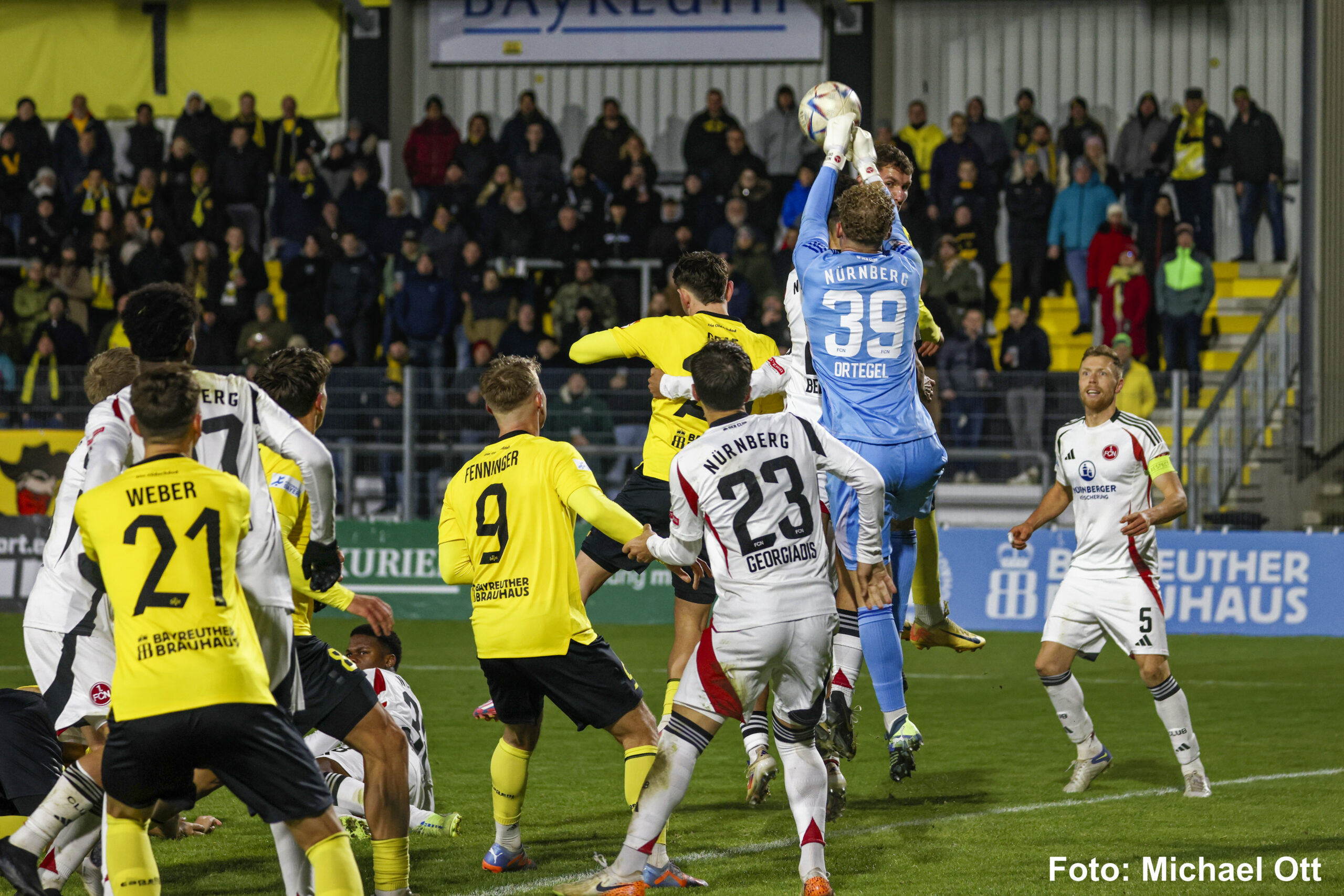 spvgg-bayreuth-1.fc-nuernberg-ii-faustabwehr