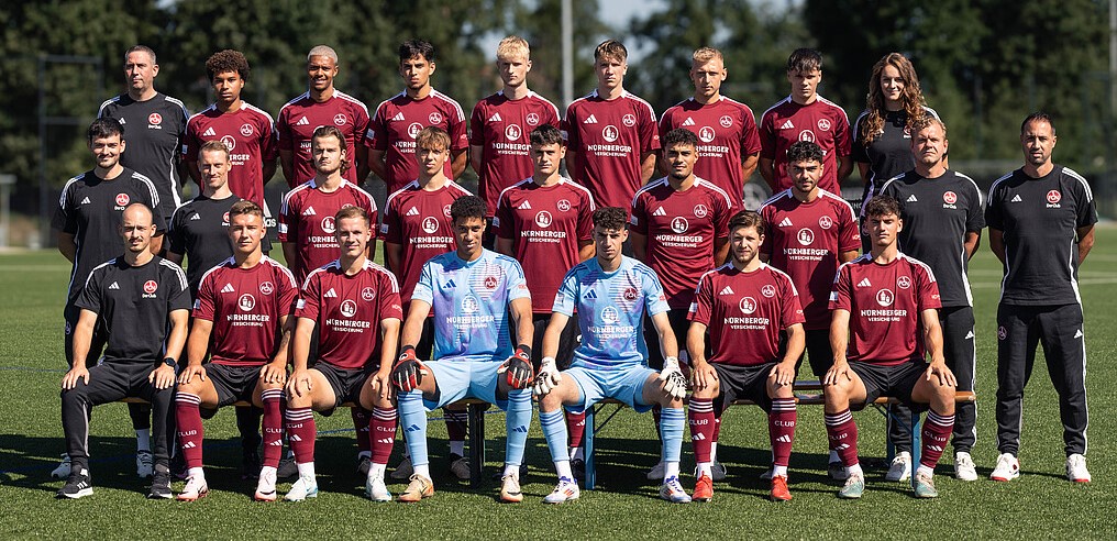 1.fc-nuernberg-mannschaftsfoto