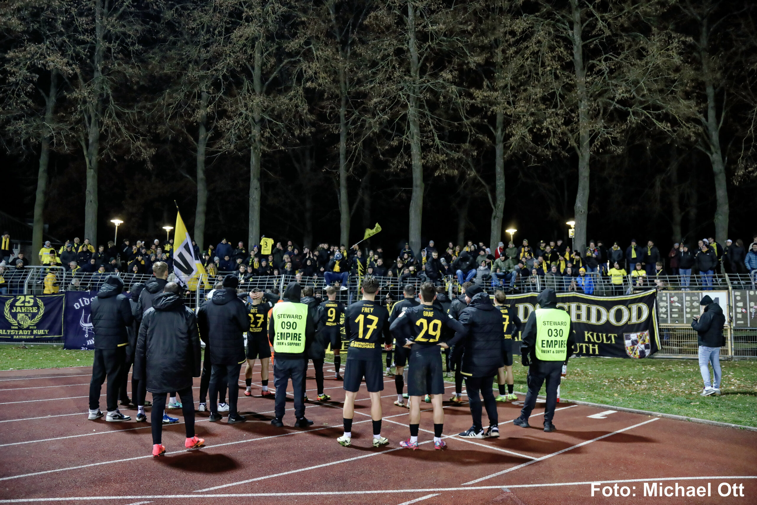 spvgg-bayreuth-schweinfurt-feiern
