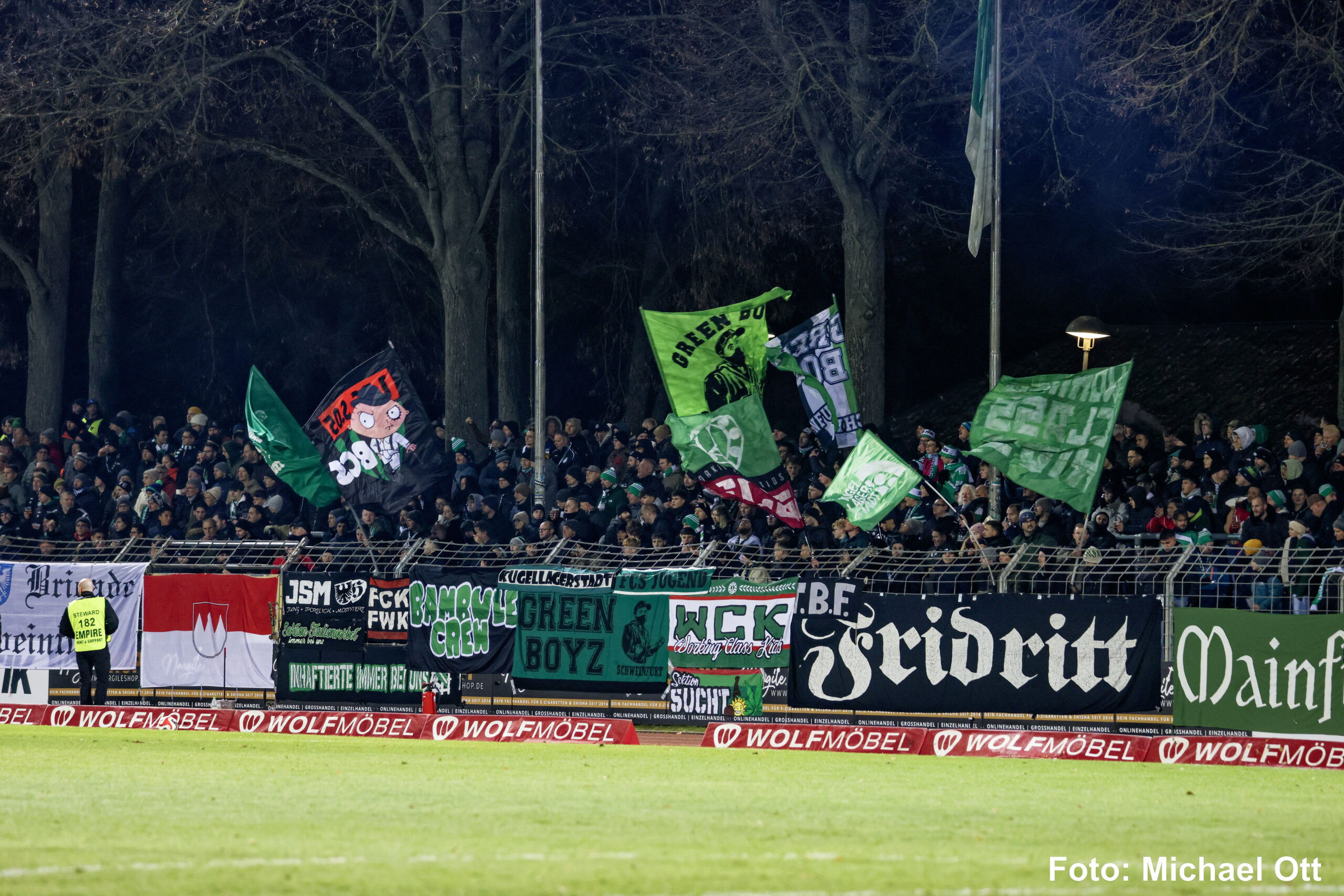 spvgg-bayreuth-schweinfurt-fans