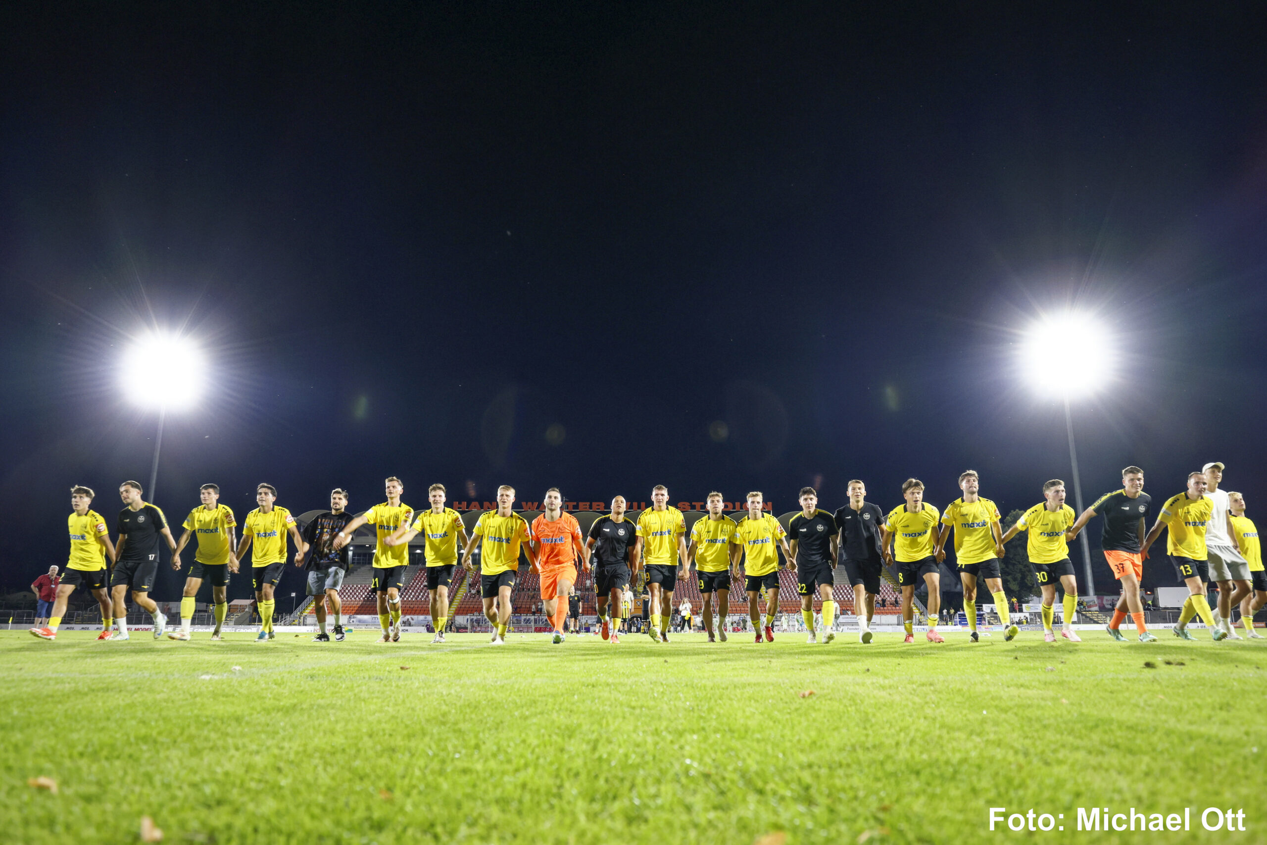 spvgg-bayreuth-greuther-fuerth-ii-jubelbilder