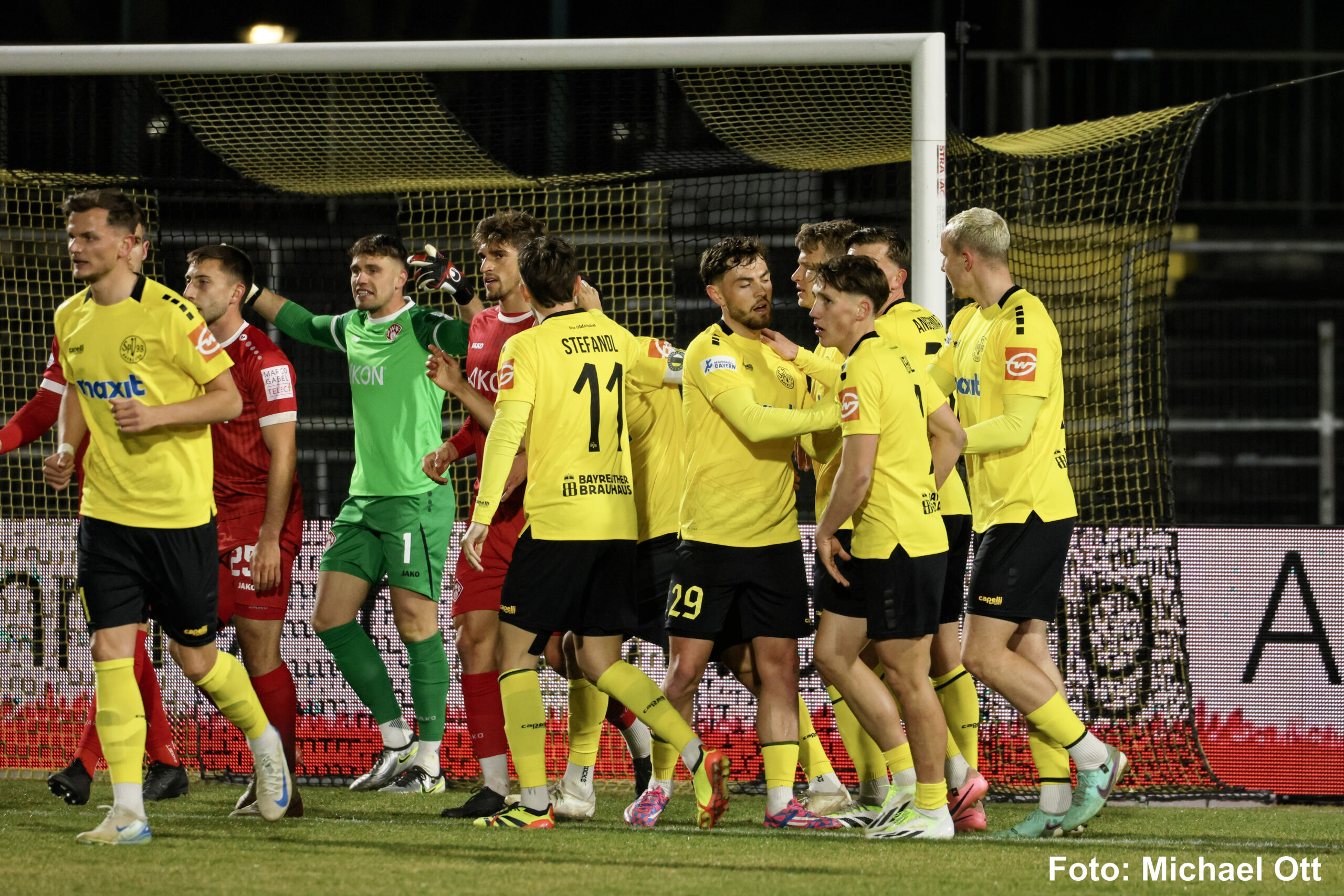 spvgg-bayreuth-wuerzburger-kickers-torjubel