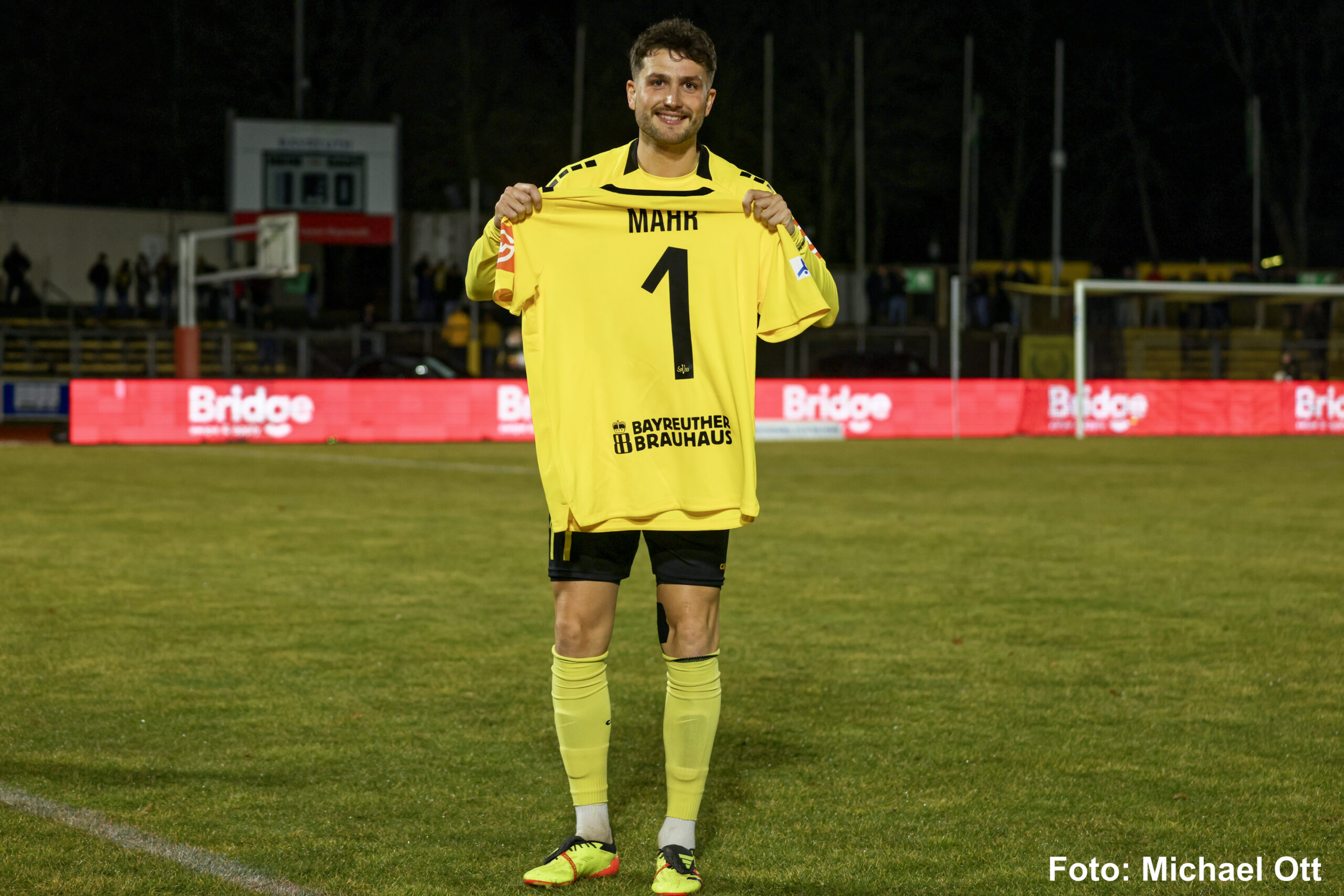spvgg-bayreuth-aschaffenburg-stefandl-widmet -seine-tore-wolfgang-mahr