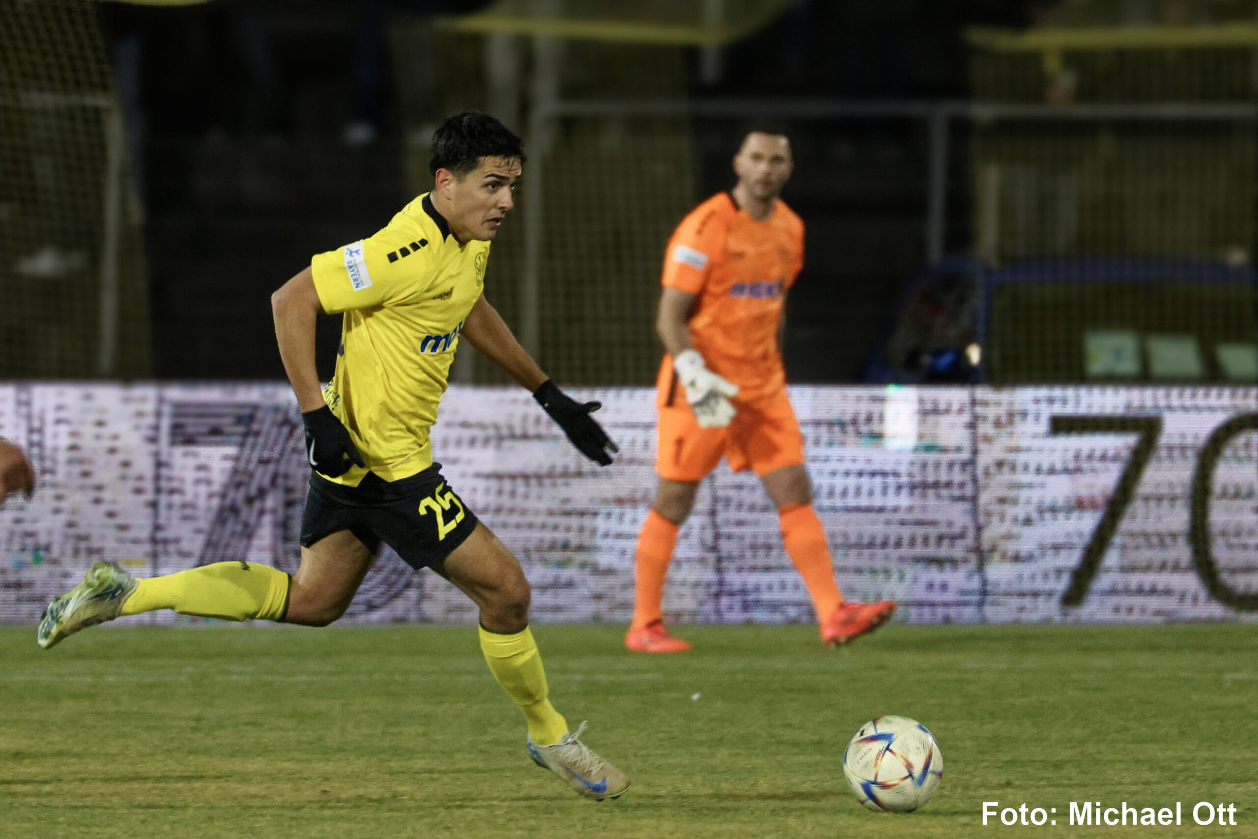 spvgg-bayreuth-wuerzburger-kickers-zejnullahu