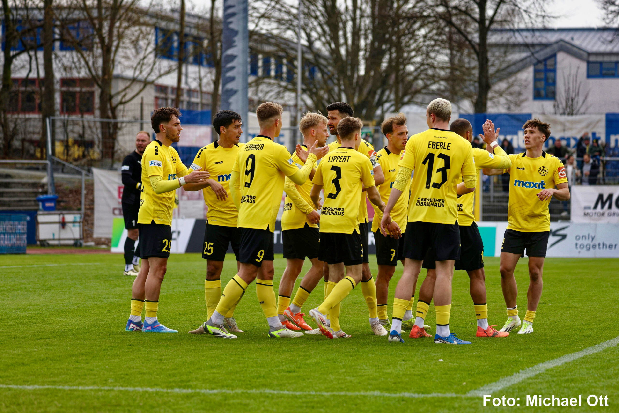 spvgg-bayreuth-djk-vilzing-jubel-nach-fuehrung