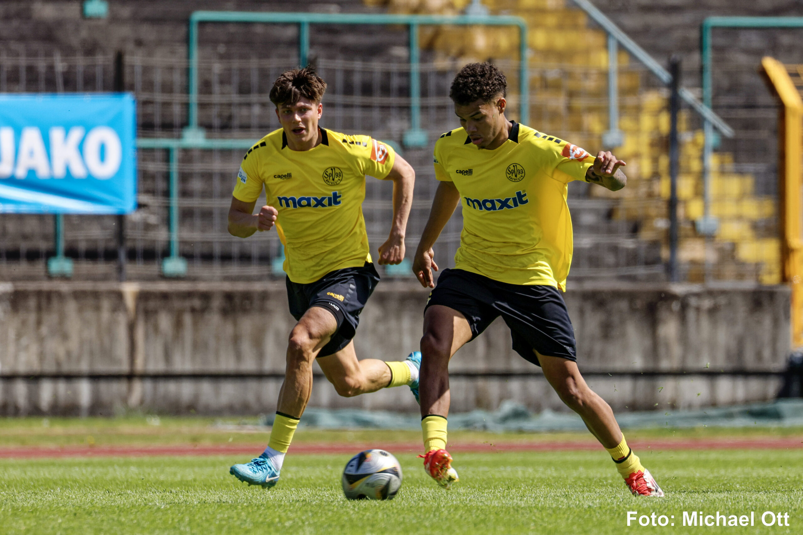 spvgg-bayreuth-schwaben-augsburg-nischalke-scheder