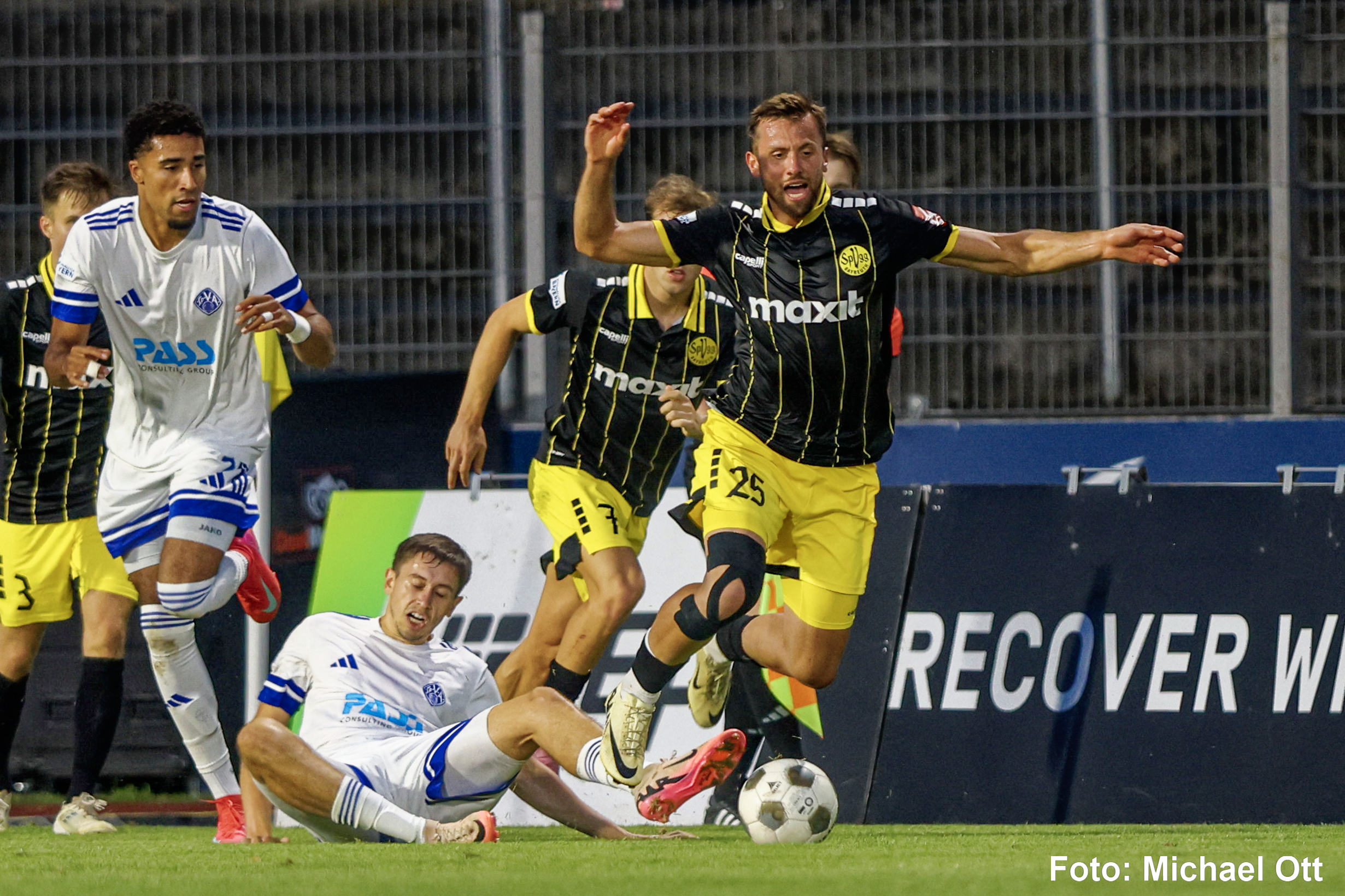 spvgg-bayreuth-aschaffenburg-alexander-seidel_DxO