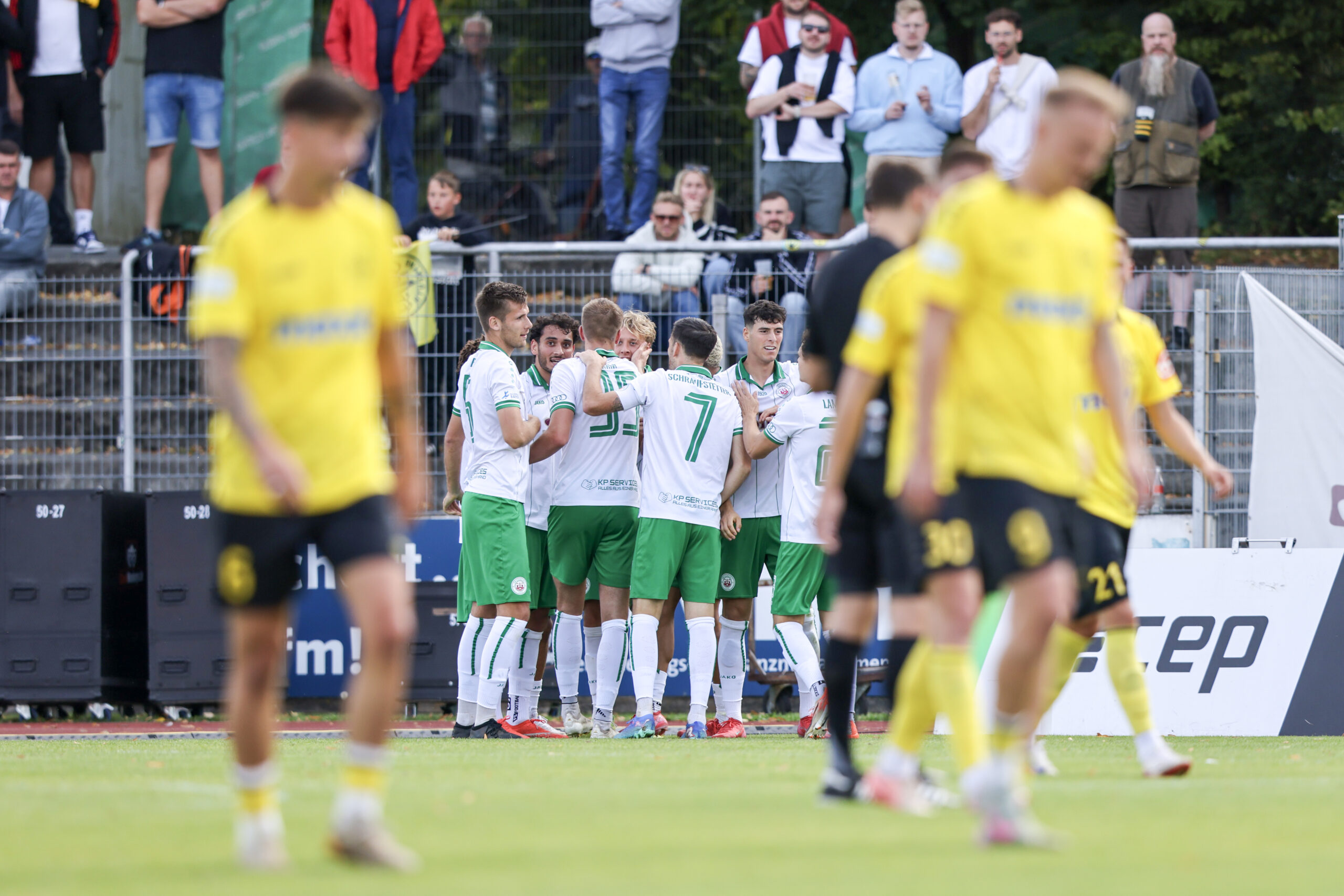 spvgg-bayreuth-eichstaett-torjubel