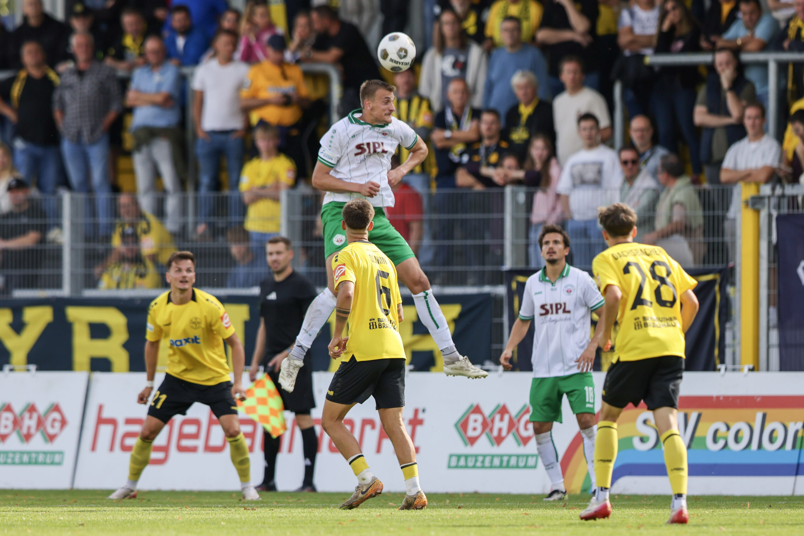 spvgg-bayreuth-eichstaett-kopfball