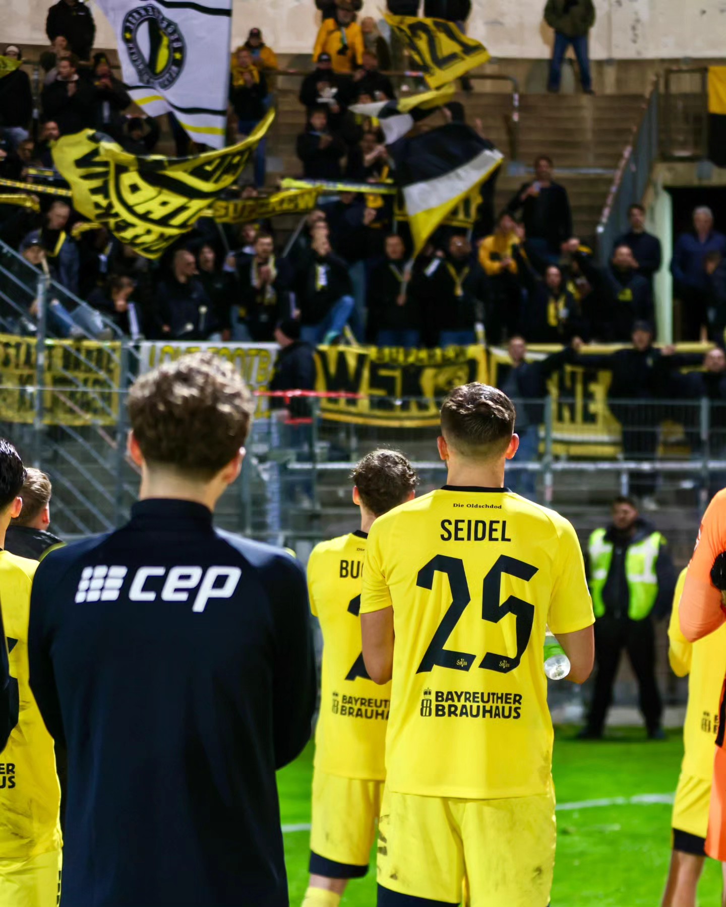 spvgg-bayreuth-unterhaching-fans