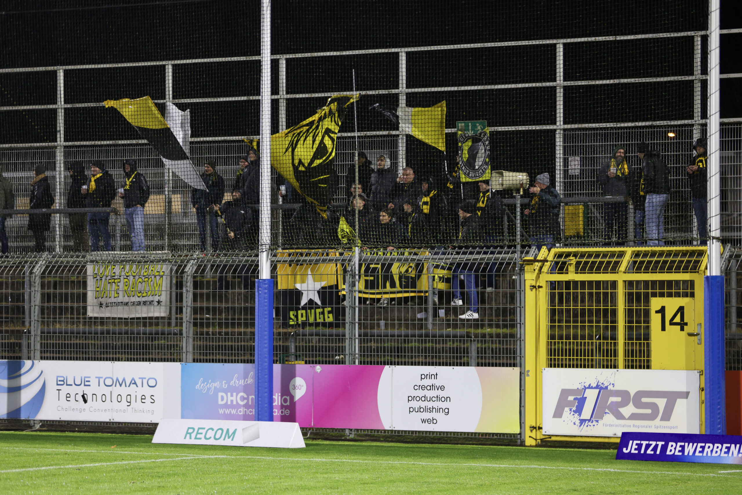 spvgg-bayreuth-aschaffenburg-fans