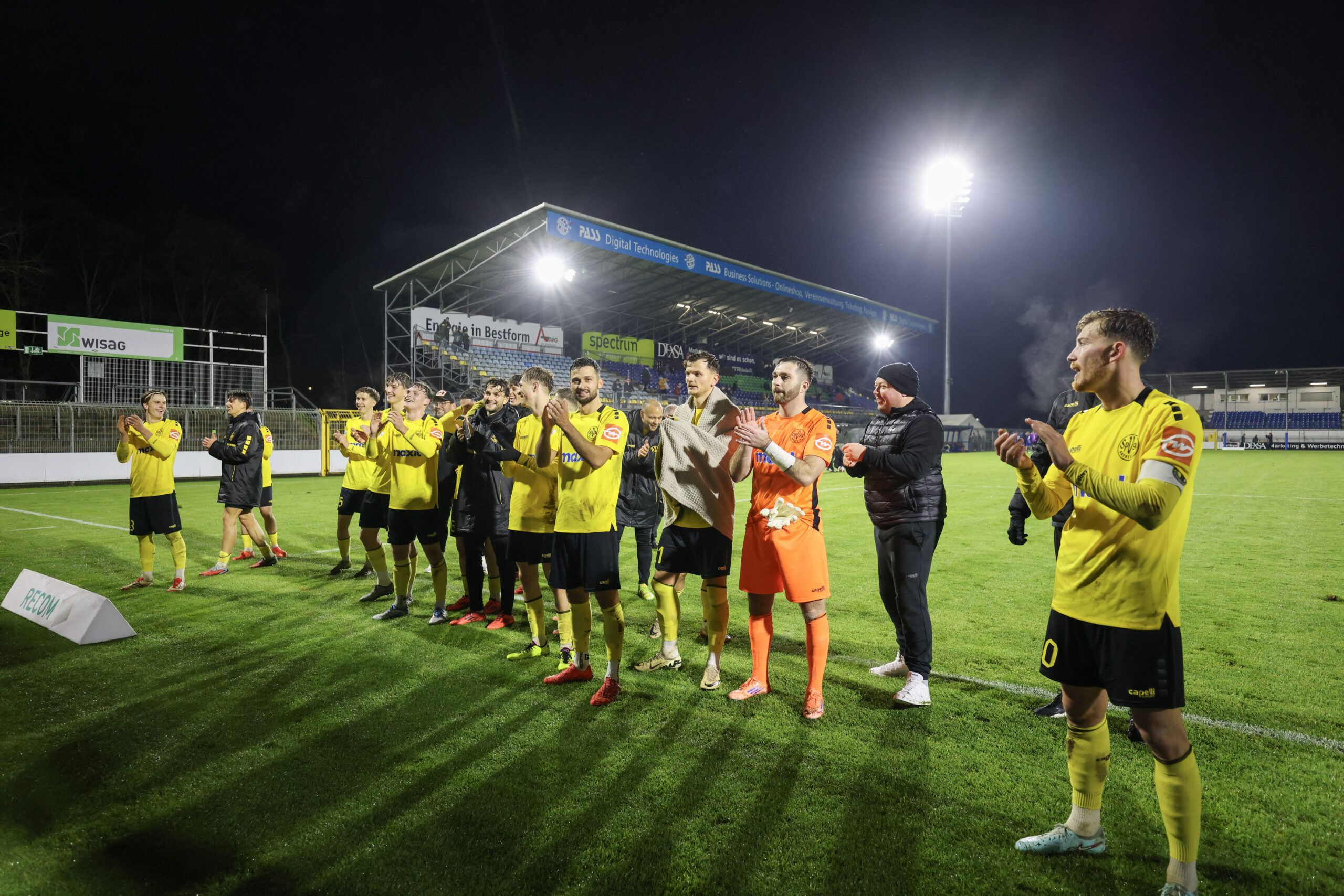 spvgg-bayreuth-aschaffenburg-dank-an-die-fans