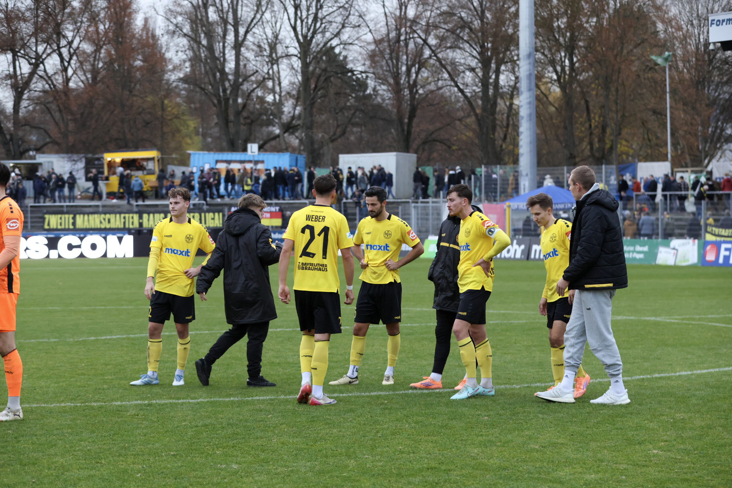spvgg-bayreuth-ansbach-entaeuschte-gesichter