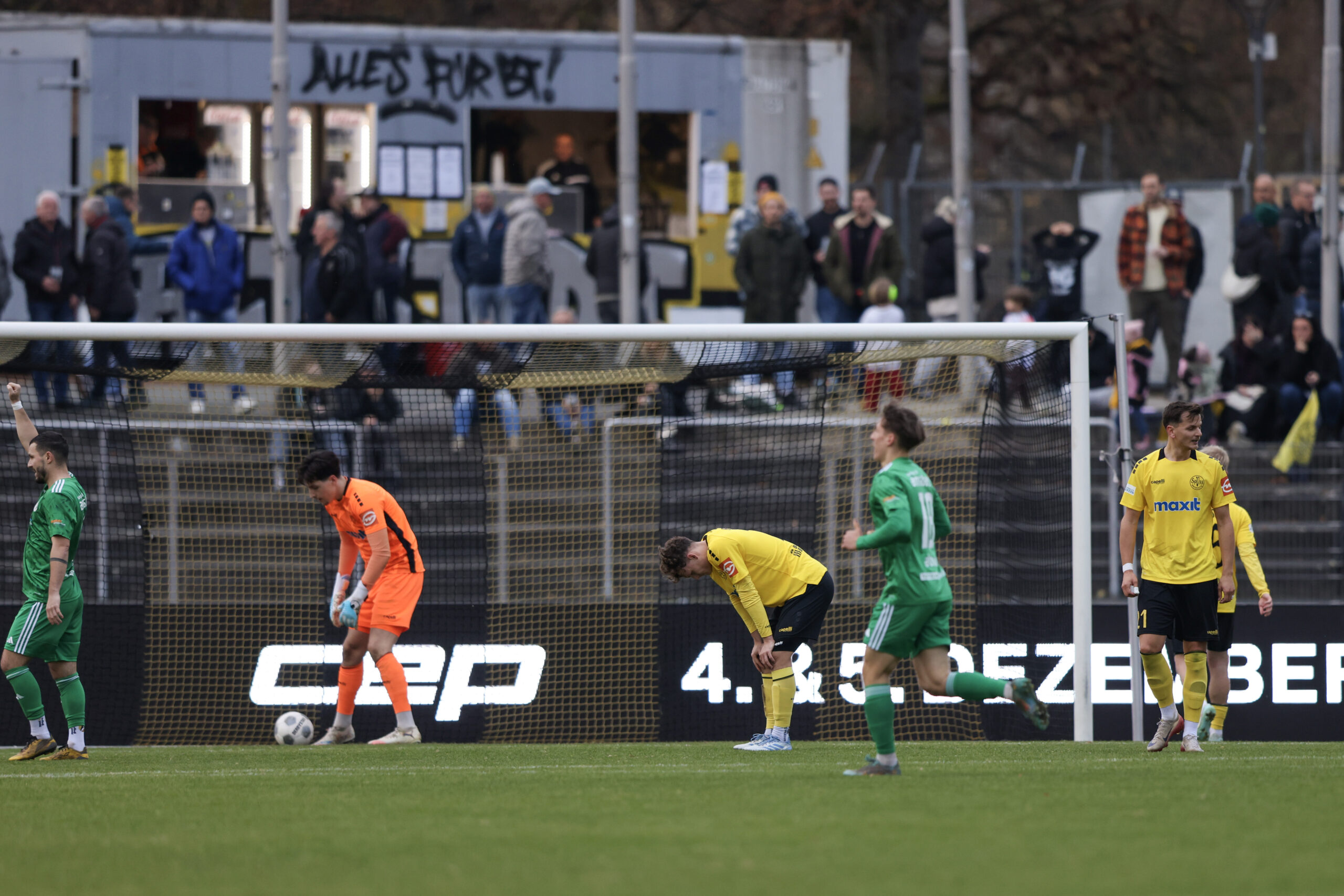 spvgg-bayreuth-ansbach-haengende-koepfe