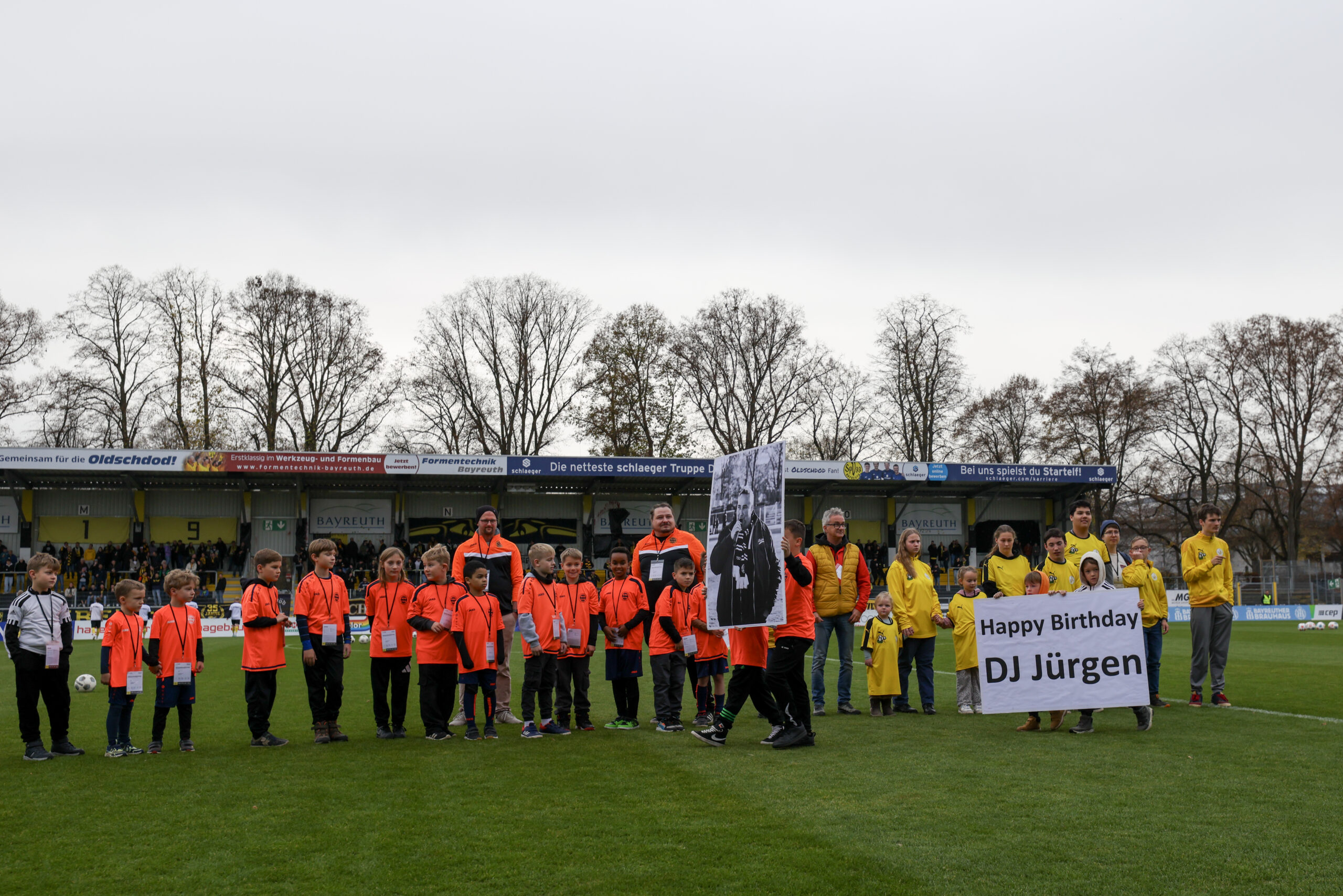 spvgg-bayreuth-ansbach-einlaufkids3