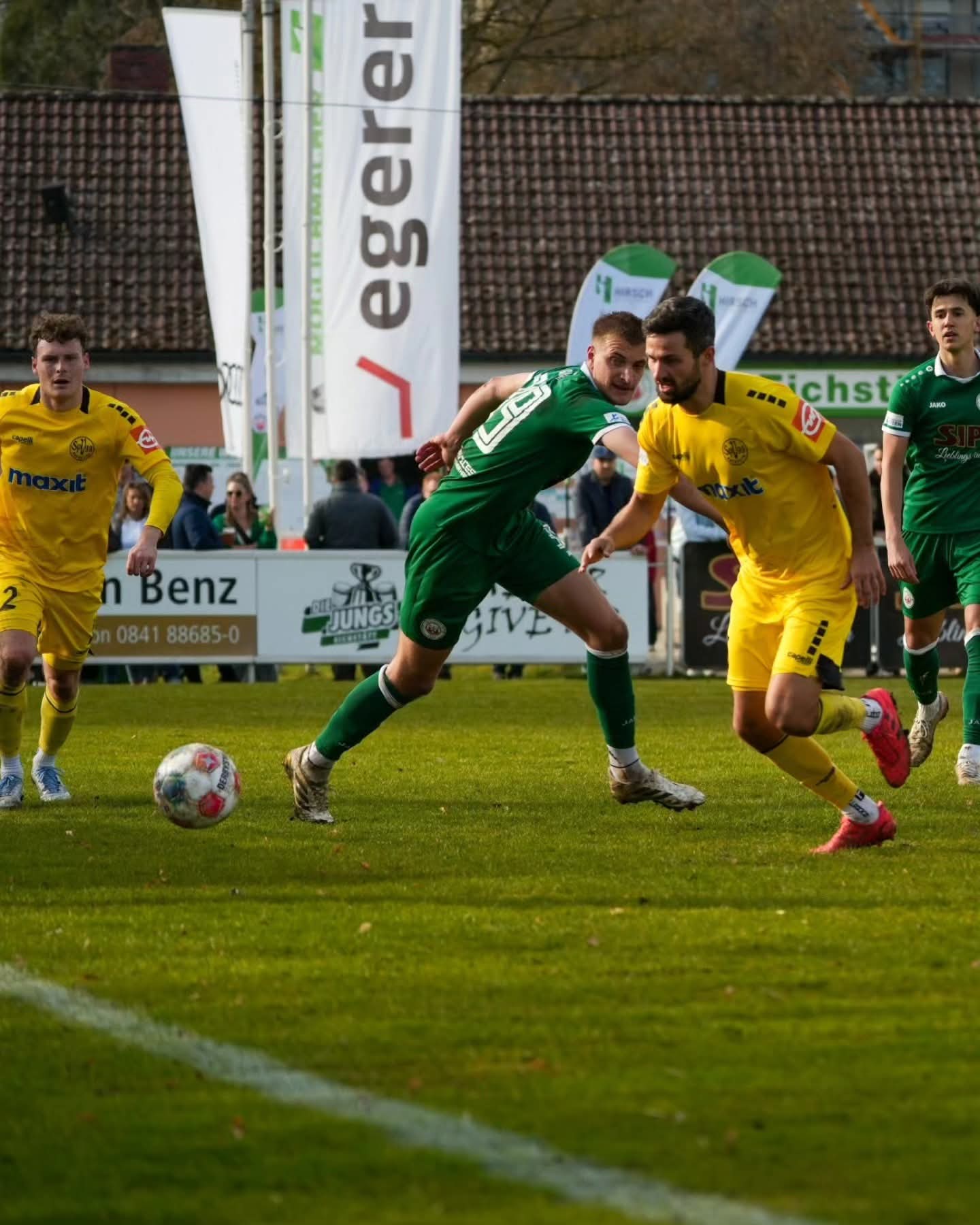 spvgg-bayreuth-vfb-eichstaett-schwarz-bucher