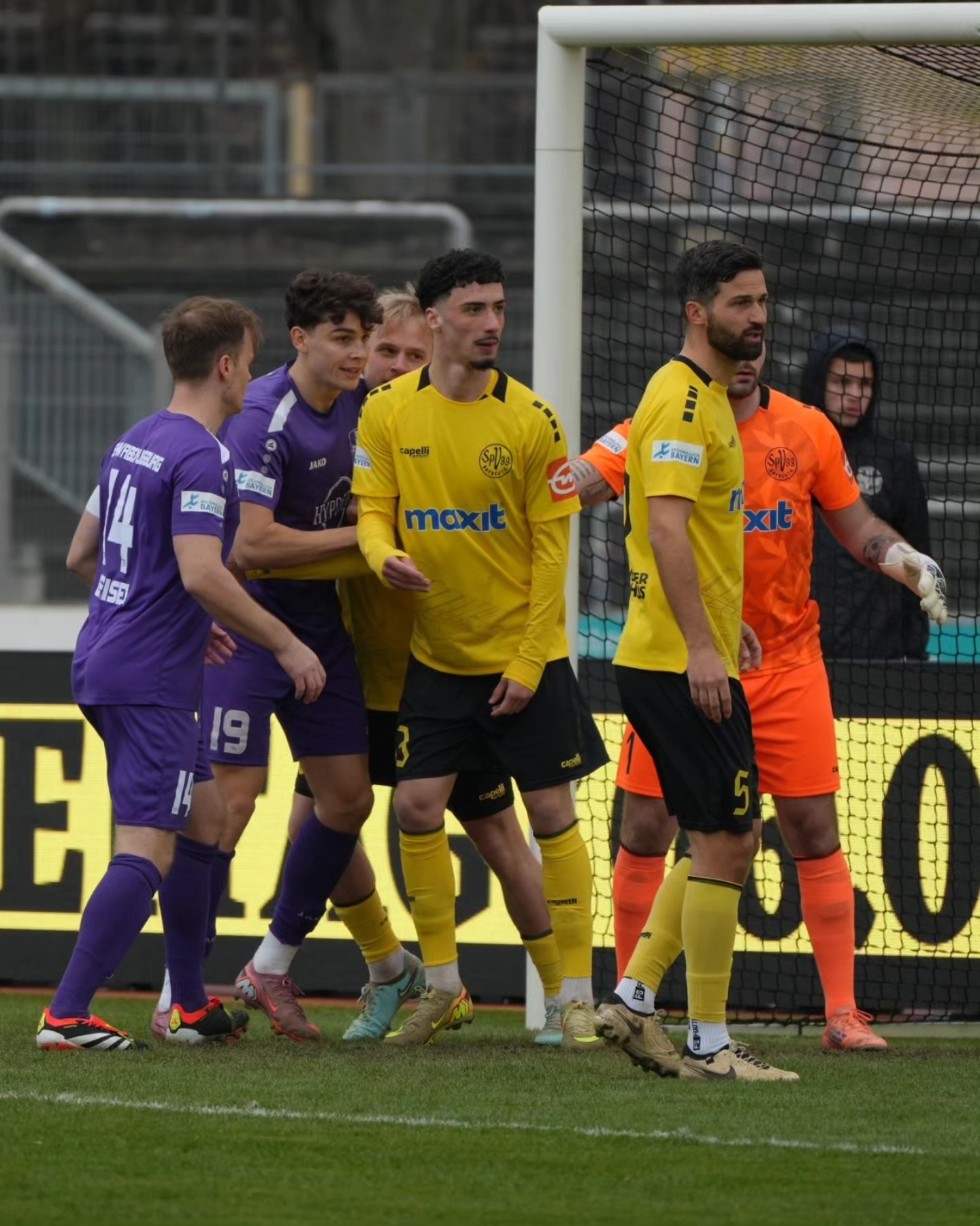 spvgg-bayreuth-schwaben-augsburg-abwehr