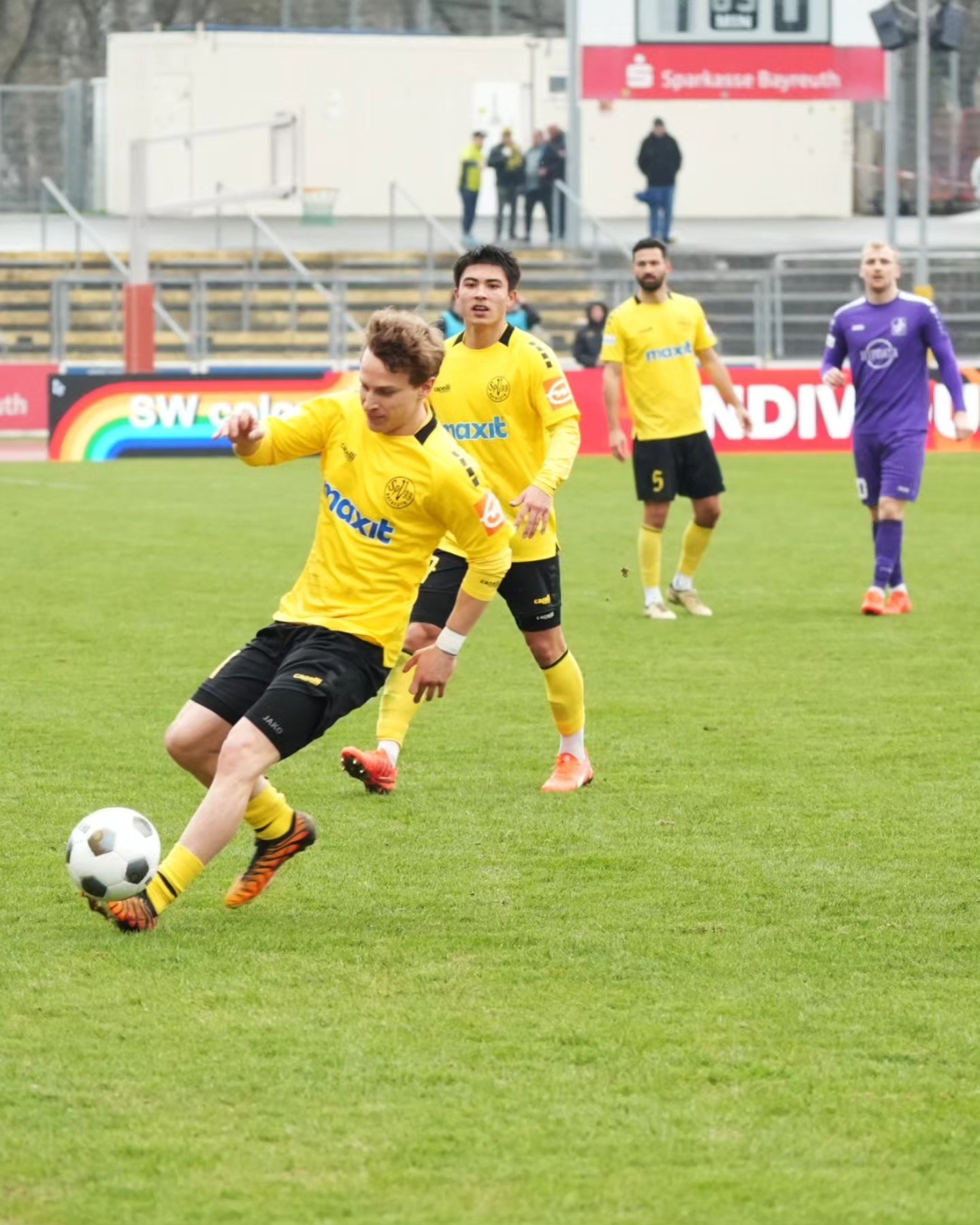 spvgg-bayreuth-schwaben-augsburg-fesser