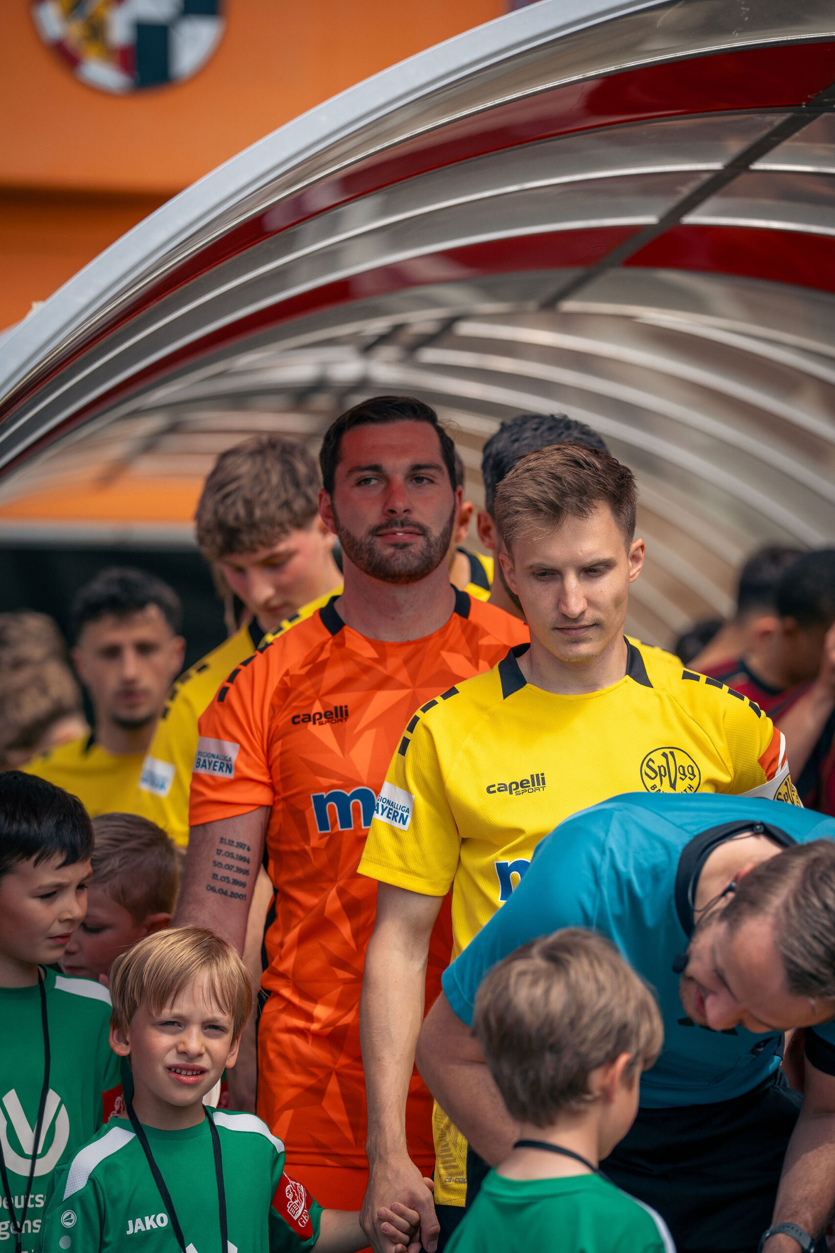 spvgg-bayreuth-nuernberg-2-einlaufen-lippert