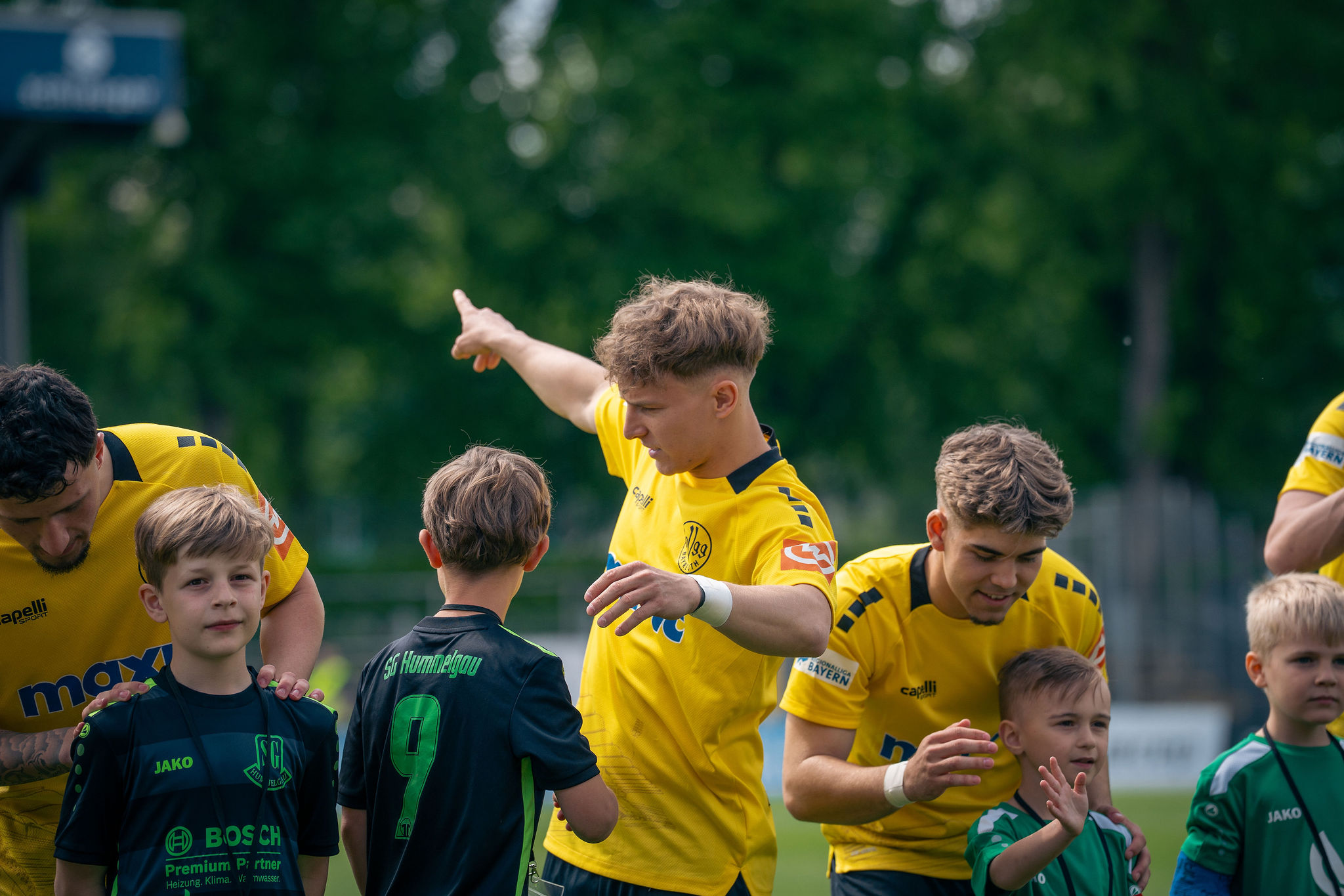 spvgg-bayreuth-nuernberg-2-einlaufkinder-hummelgau