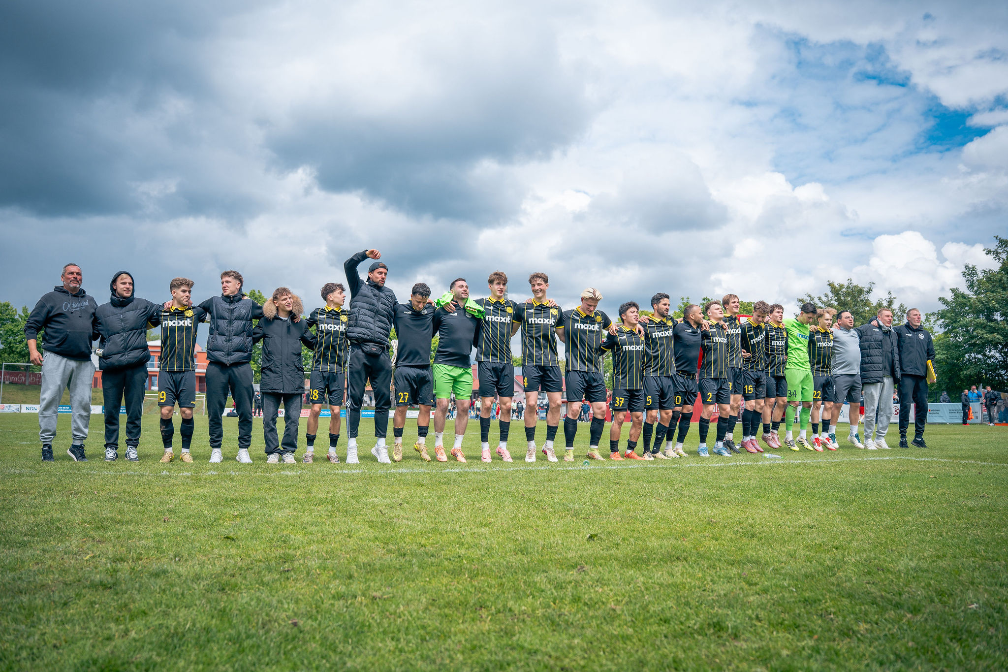 spvgg-bayreuth-aubstadt-dank-an-die-fans-2
