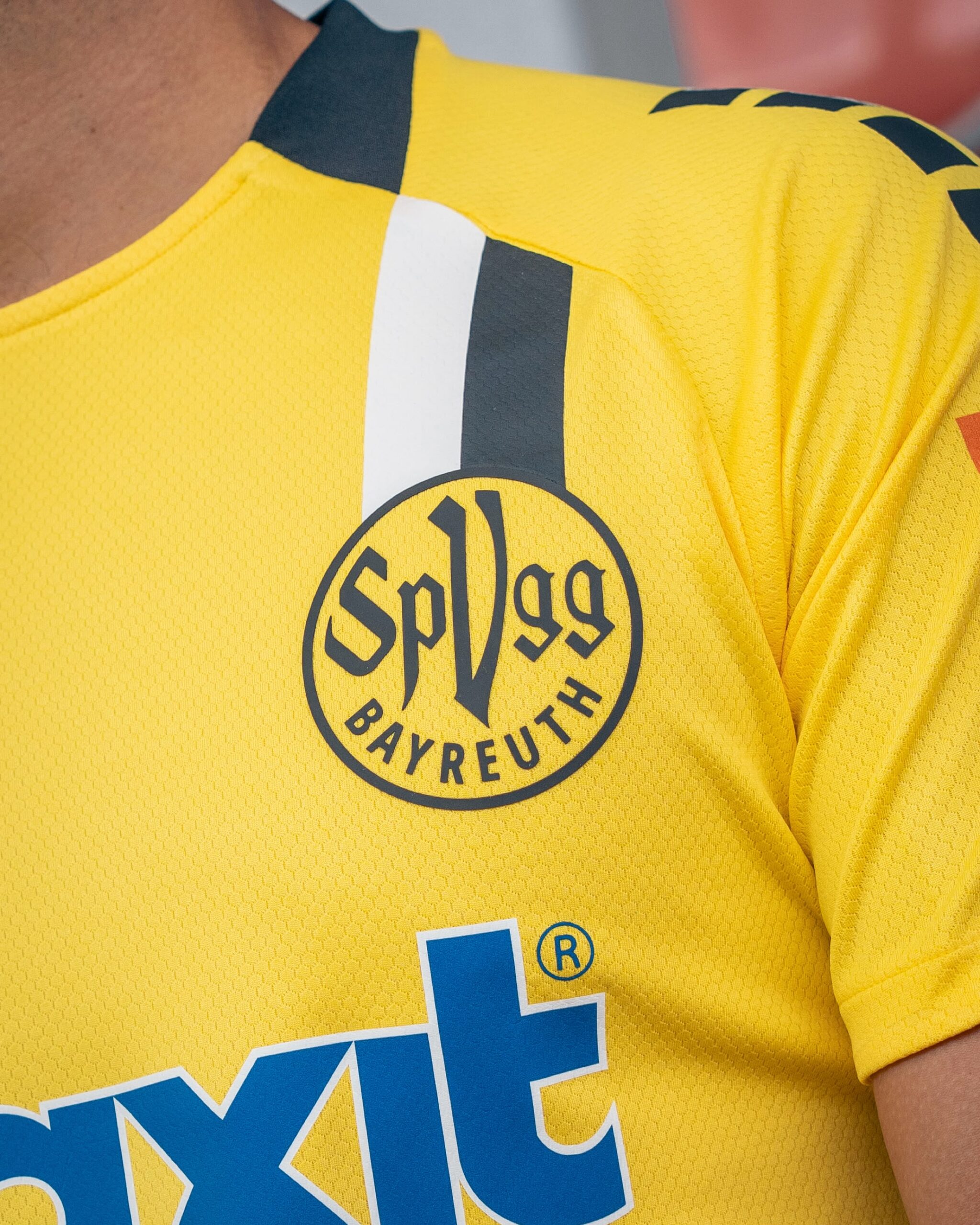 spvgg-bayreuth-heimtrikot-2026-27-7
