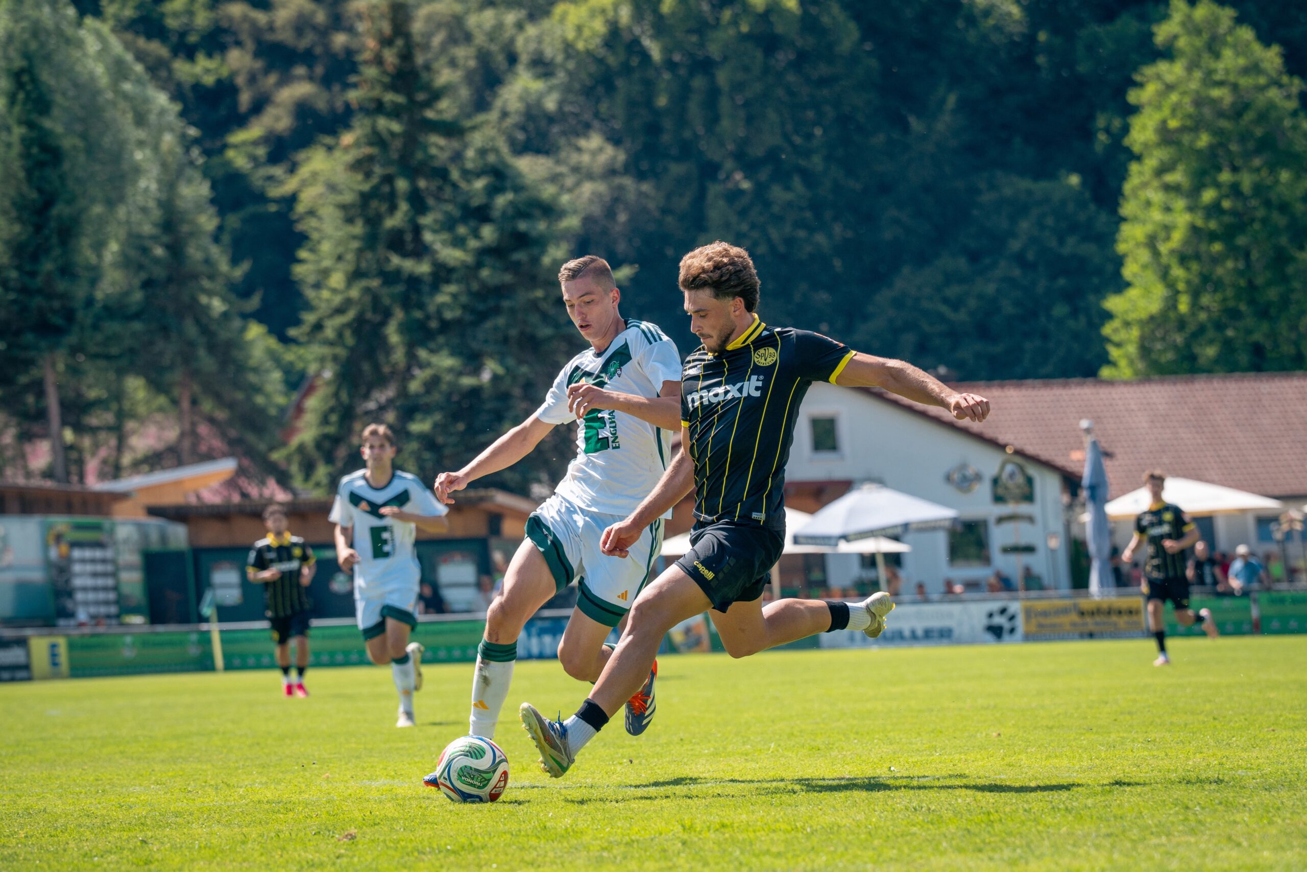 Erijon Shaqiri beim Spiel in Ammerthal
