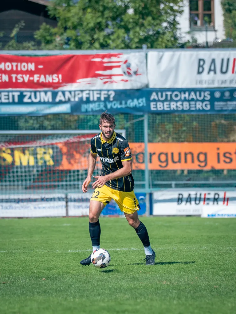 Niklas Jeck am Ball