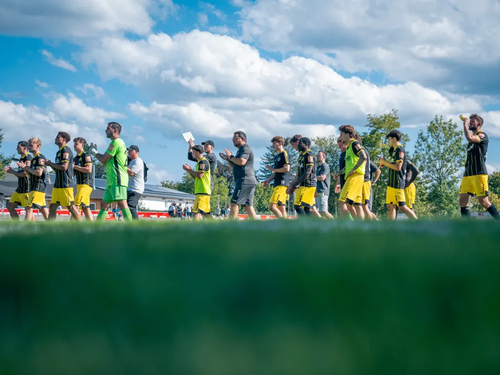 Enttäuscht Spieler der Altstadt nach der Niederlage in Buchbach