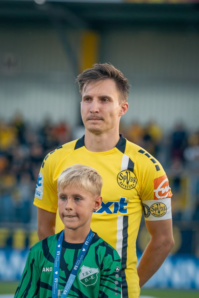 Dennis Lippert mit Einlaufkind