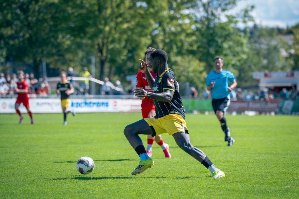 Kelvin Onuigwe im Spiel gegen den TSV Buchbach